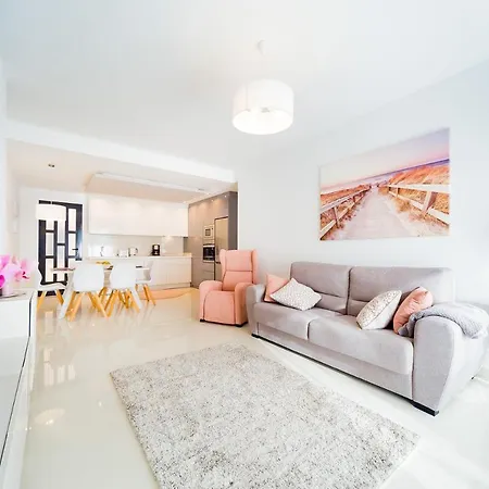 Luxurious 2 Bedroom Near The * Torre de la Horadada