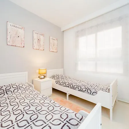 Apartamento Luxurious 2 Bedroom Near The *