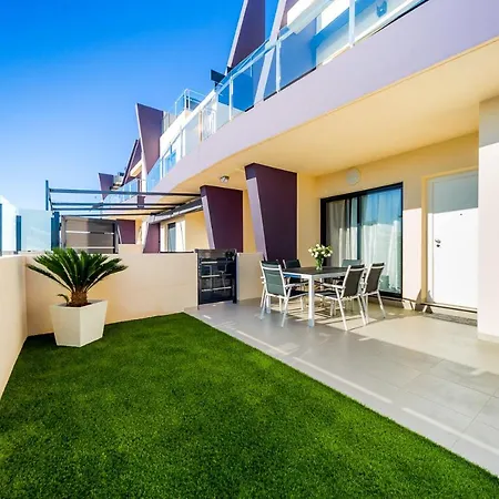 Luxurious 2 Bedroom Near The Apartamento