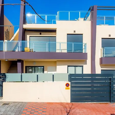 Luxurious 2 Bedroom Near The Apartamento