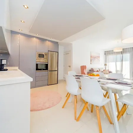 Luxurious 2 Bedroom Near The Apartamento