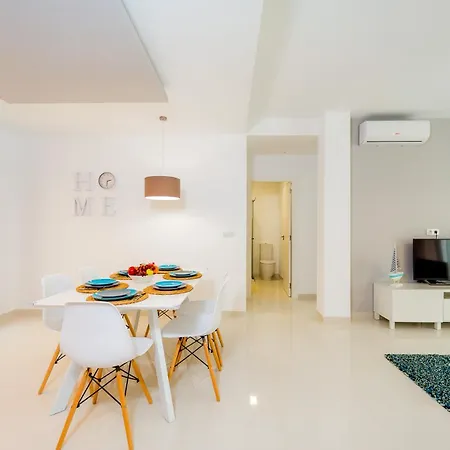 Luxurious 2 Bedroom Near The *